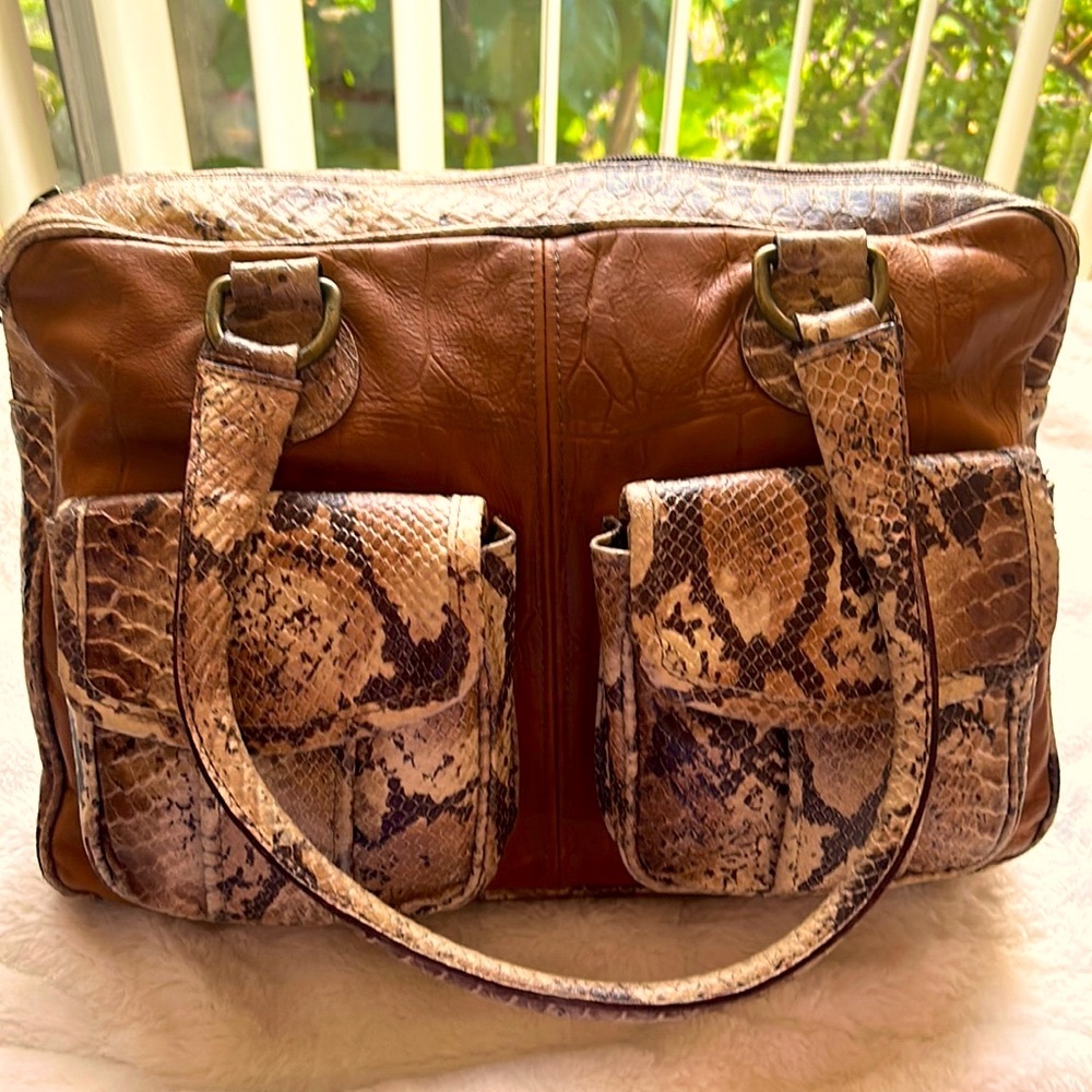 Gorgeous Elena Girardi Pocket Book JUST REDUCED
